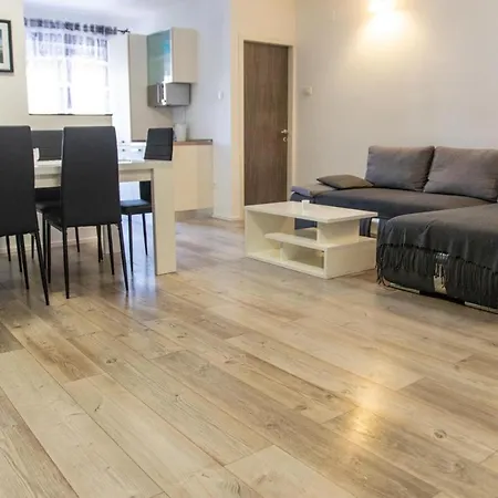 Jaklin Apartmán *