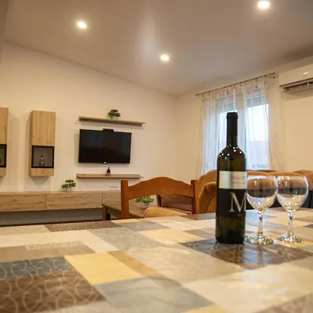 Jaklin Apartmán *